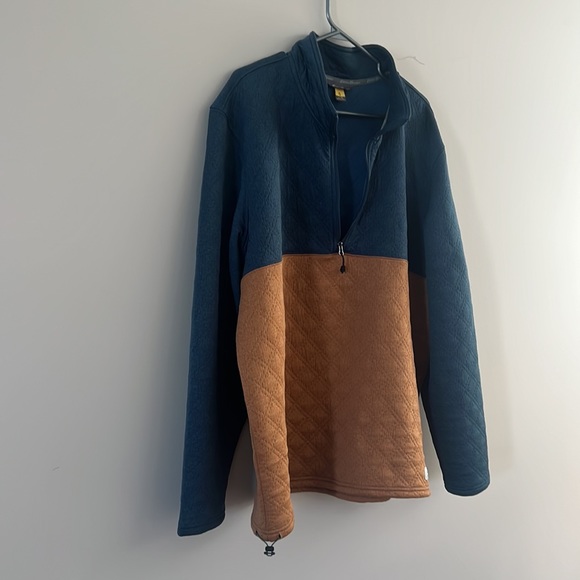 Eddie Bauer pullover sweater. 1/4 zipper mock neck. - Picture 5 of 5